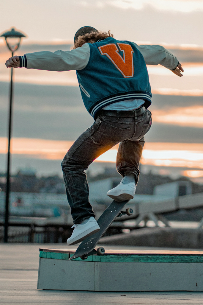 HOUSE OF VARSITY MEN DENIM VARSITY